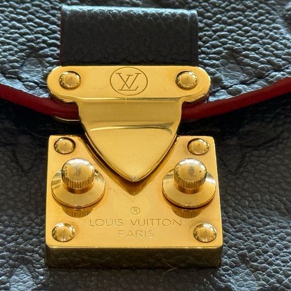 Authentic Louis Vuitton Pochette Metis in Marine Rouge Empriente Leather. EUC - Picture 4 of 16
